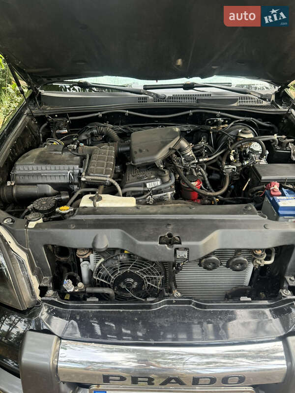 Позашляховик / Кросовер Toyota Land Cruiser 2005 в Павлограді