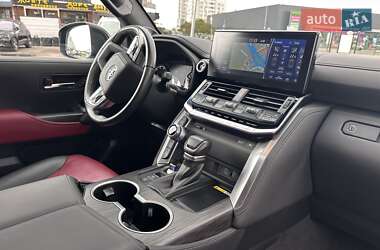 Внедорожник / Кроссовер Toyota Land Cruiser 2023 в 
