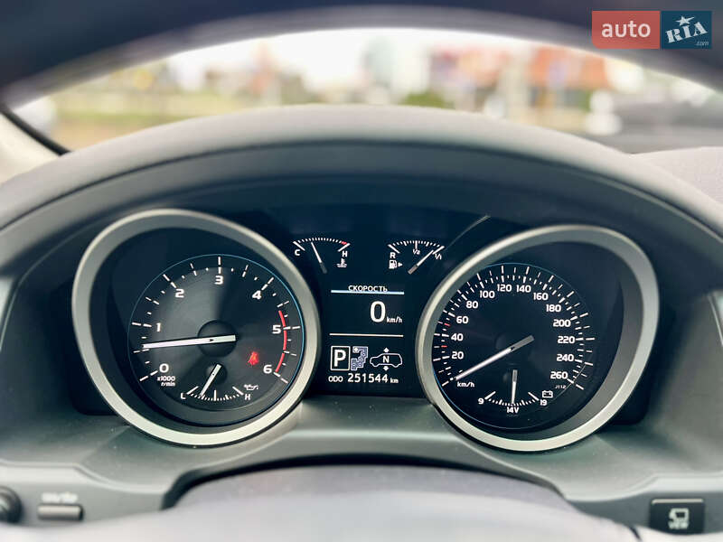 Внедорожник / Кроссовер Toyota Land Cruiser 2012 в Киеве