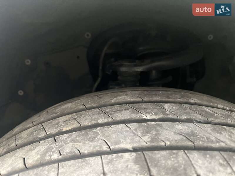 Внедорожник / Кроссовер Toyota Land Cruiser 2013 в Днепре фото 13 Внедорожник / Кроссовер Toyota Land Cruiser 2013 в Днепре