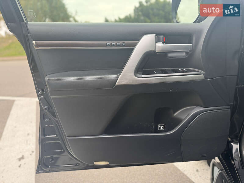 Внедорожник / Кроссовер Toyota Land Cruiser 2016 в Киеве