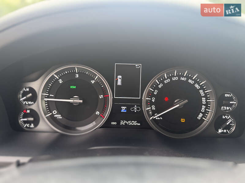 Внедорожник / Кроссовер Toyota Land Cruiser 2016 в Киеве