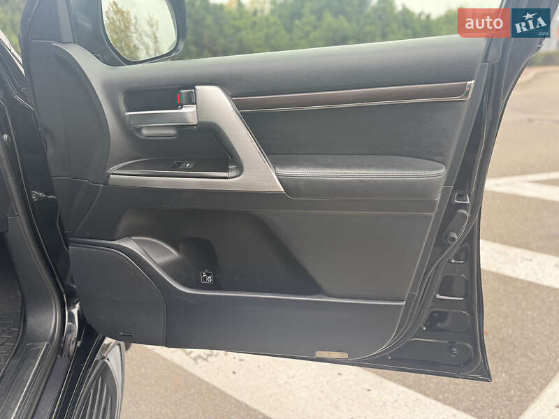 Внедорожник / Кроссовер Toyota Land Cruiser 2016 в Киеве