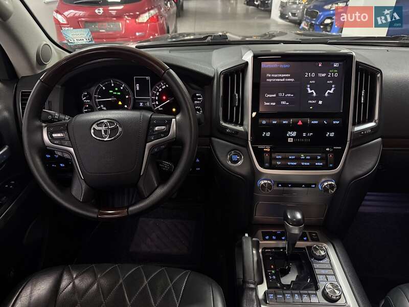 Внедорожник / Кроссовер Toyota Land Cruiser 2017 в Полтаве фото 8 Внедорожник / Кроссовер Toyota Land Cruiser 2017 в Полтаве