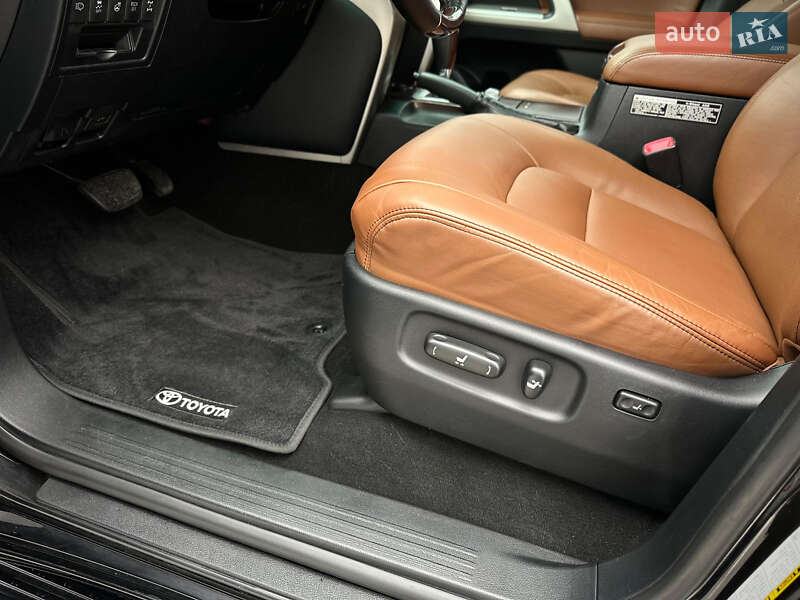 Внедорожник / Кроссовер Toyota Land Cruiser 2014 в Киеве