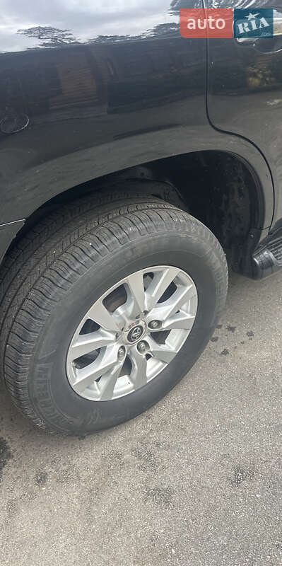 Внедорожник / Кроссовер Toyota Land Cruiser 2019 в Соснице