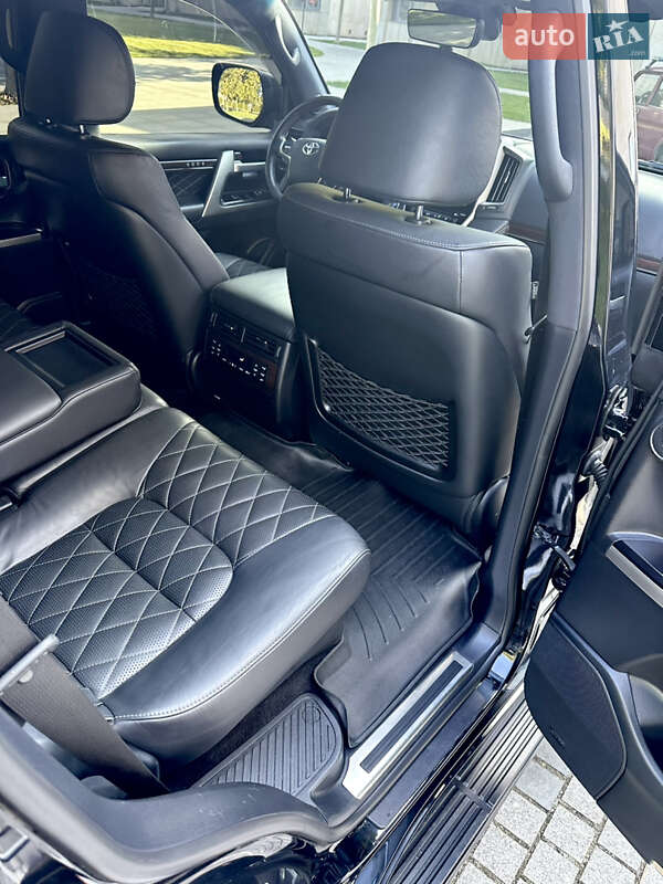 Внедорожник / Кроссовер Toyota Land Cruiser 2017 в Днепре фото 19 Внедорожник / Кроссовер Toyota Land Cruiser 2017 в Днепре