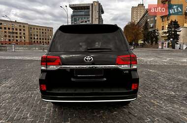 Внедорожник / Кроссовер Toyota Land Cruiser 2020 в 