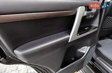 Внедорожник / Кроссовер Toyota Land Cruiser 2020 в 