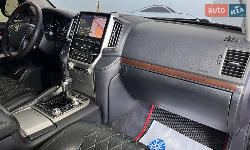 Внедорожник / Кроссовер Toyota Land Cruiser 2017 в Львове фото 19 Внедорожник / Кроссовер Toyota Land Cruiser 2017 в Львове