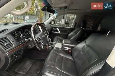 Позашляховик / Кросовер Toyota Land Cruiser 2016 в  фото 21 Позашляховик / Кросовер Toyota Land Cruiser 2016 в