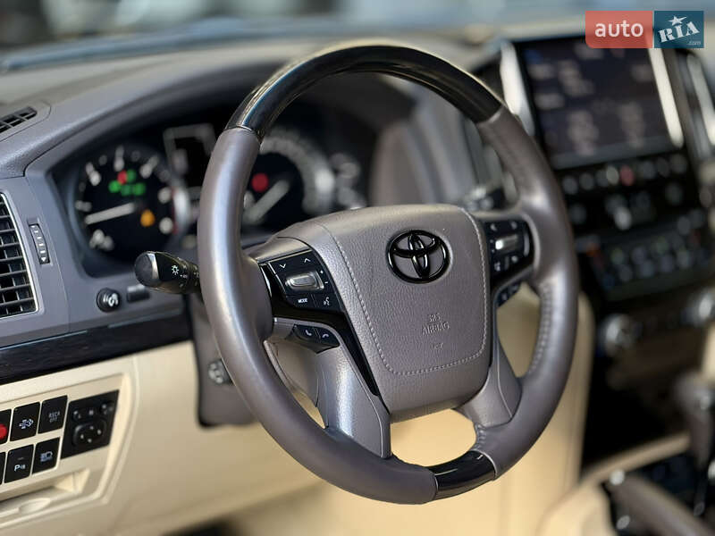 Внедорожник / Кроссовер Toyota Land Cruiser 2015 в Харькове фото 22 Внедорожник / Кроссовер Toyota Land Cruiser 2015 в Харькове