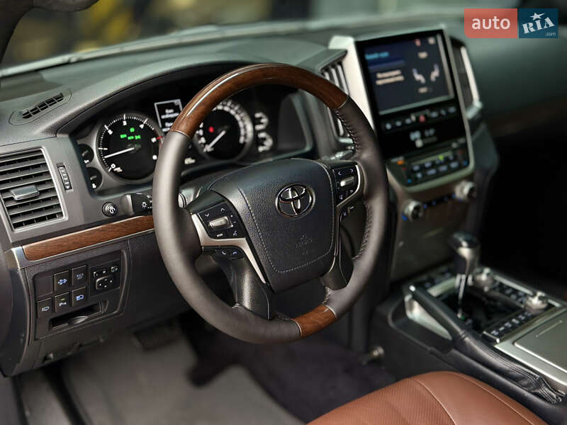 Внедорожник / Кроссовер Toyota Land Cruiser 2017 в Харькове фото 23 Внедорожник / Кроссовер Toyota Land Cruiser 2017 в Харькове