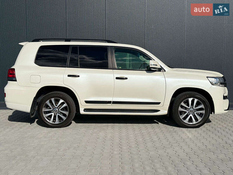 Внедорожник / Кроссовер Toyota Land Cruiser 2016 в Львове