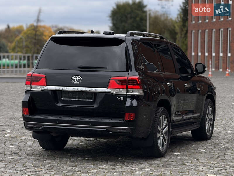 Внедорожник / Кроссовер Toyota Land Cruiser 2017 в Днепре