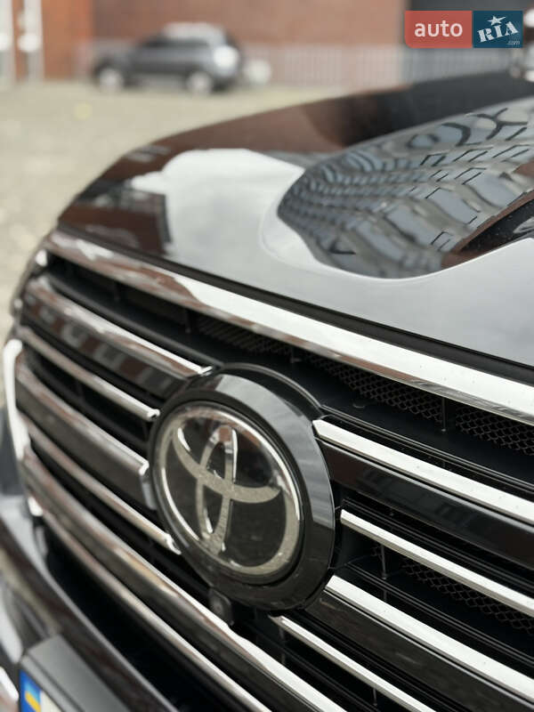 Внедорожник / Кроссовер Toyota Land Cruiser 2017 в Днепре