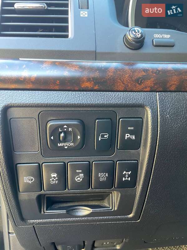 Внедорожник / Кроссовер Toyota Land Cruiser 2013 в Киеве фото 28 Внедорожник / Кроссовер Toyota Land Cruiser 2013 в Киеве