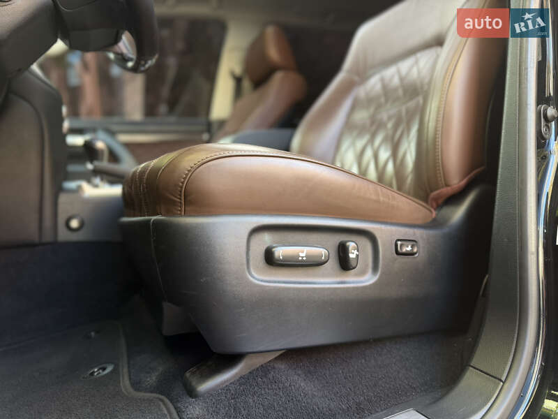 Внедорожник / Кроссовер Toyota Land Cruiser 2016 в Львове фото 29 Внедорожник / Кроссовер Toyota Land Cruiser 2016 в Львове