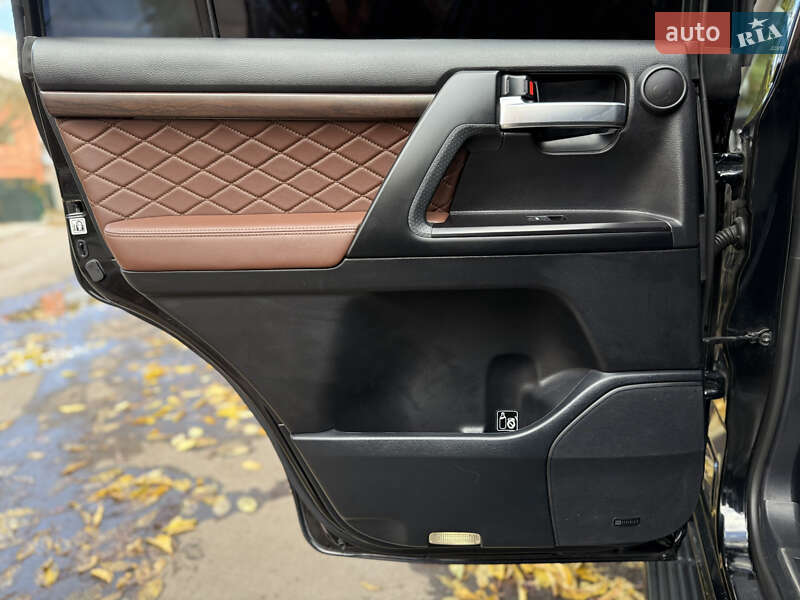 Внедорожник / Кроссовер Toyota Land Cruiser 2016 в Львове фото 49 Внедорожник / Кроссовер Toyota Land Cruiser 2016 в Львове