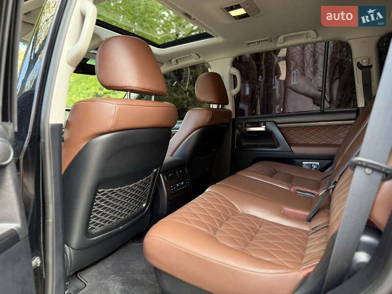 Внедорожник / Кроссовер Toyota Land Cruiser 2016 в Львове фото 51 Внедорожник / Кроссовер Toyota Land Cruiser 2016 в Львове