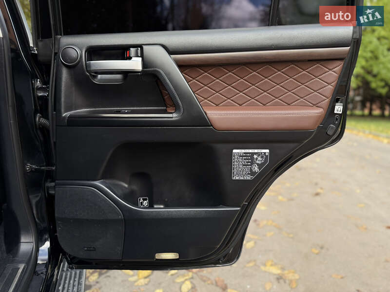 Внедорожник / Кроссовер Toyota Land Cruiser 2016 в Львове фото 58 Внедорожник / Кроссовер Toyota Land Cruiser 2016 в Львове