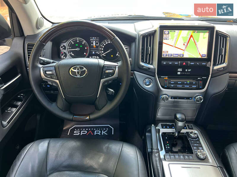 Позашляховик / Кросовер Toyota Land Cruiser 2016 в Дніпрі фото 33 Позашляховик / Кросовер Toyota Land Cruiser 2016 в Дніпрі