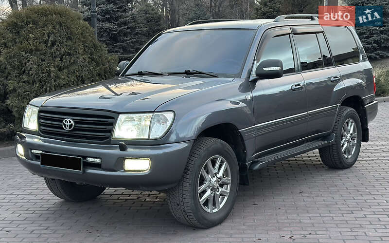 Позашляховик / Кросовер Toyota Land Cruiser 2004 в Дніпрі