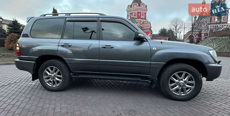 Позашляховик / Кросовер Toyota Land Cruiser 2004 в Дніпрі