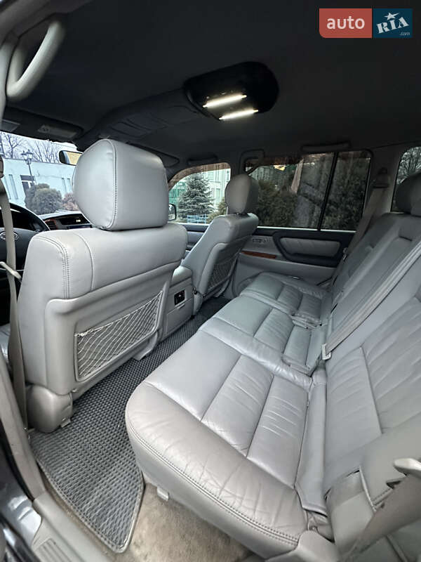 Позашляховик / Кросовер Toyota Land Cruiser 2004 в Дніпрі