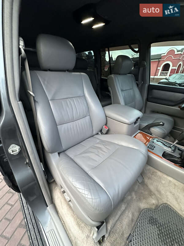 Позашляховик / Кросовер Toyota Land Cruiser 2004 в Дніпрі