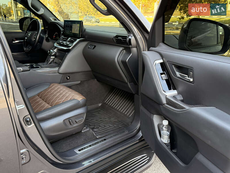 Внедорожник / Кроссовер Toyota Land Cruiser 2021 в Харькове