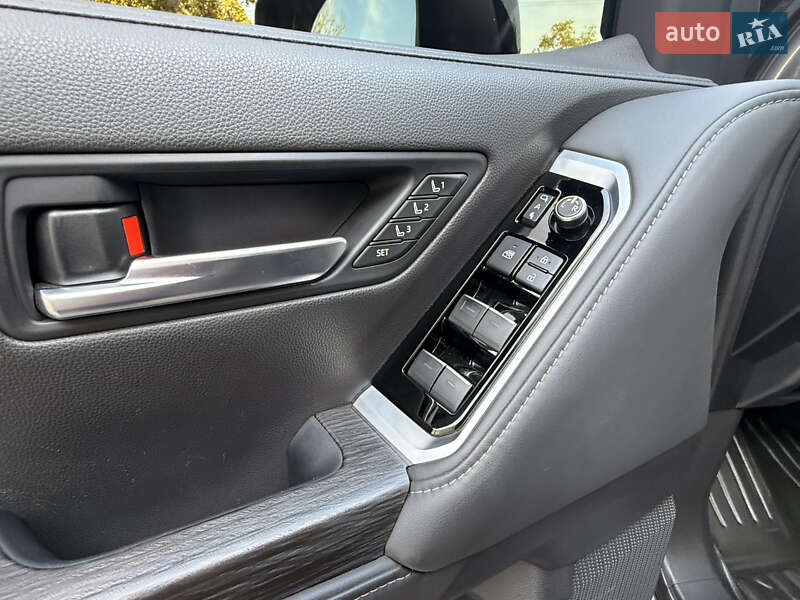 Внедорожник / Кроссовер Toyota Land Cruiser 2021 в Харькове