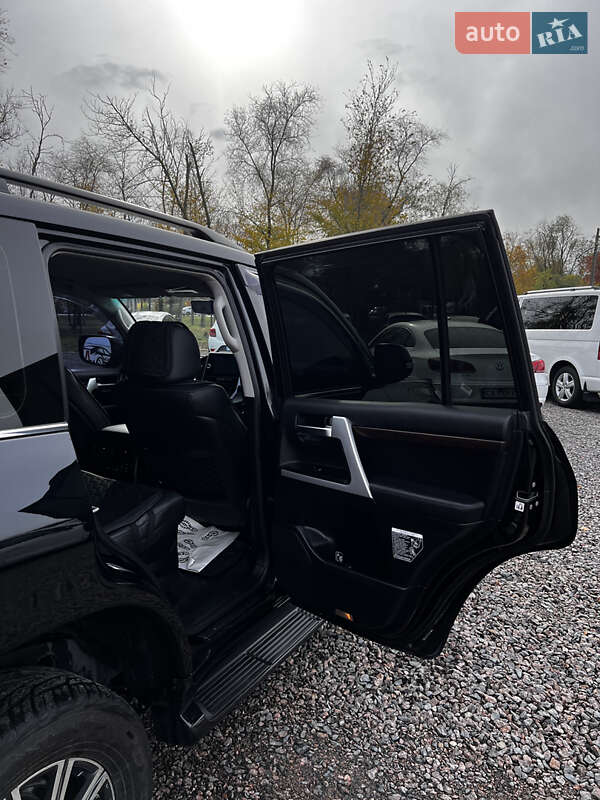 Позашляховик / Кросовер Toyota Land Cruiser 2015 в Черкасах фото 18 Позашляховик / Кросовер Toyota Land Cruiser 2015 в Черкасах