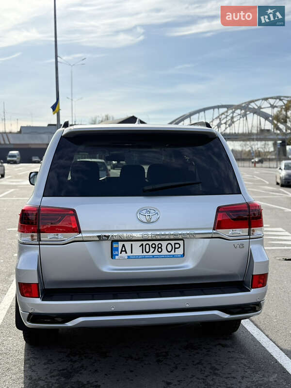 Внедорожник / Кроссовер Toyota Land Cruiser 2017 в Киеве фото 4 Внедорожник / Кроссовер Toyota Land Cruiser 2017 в Киеве