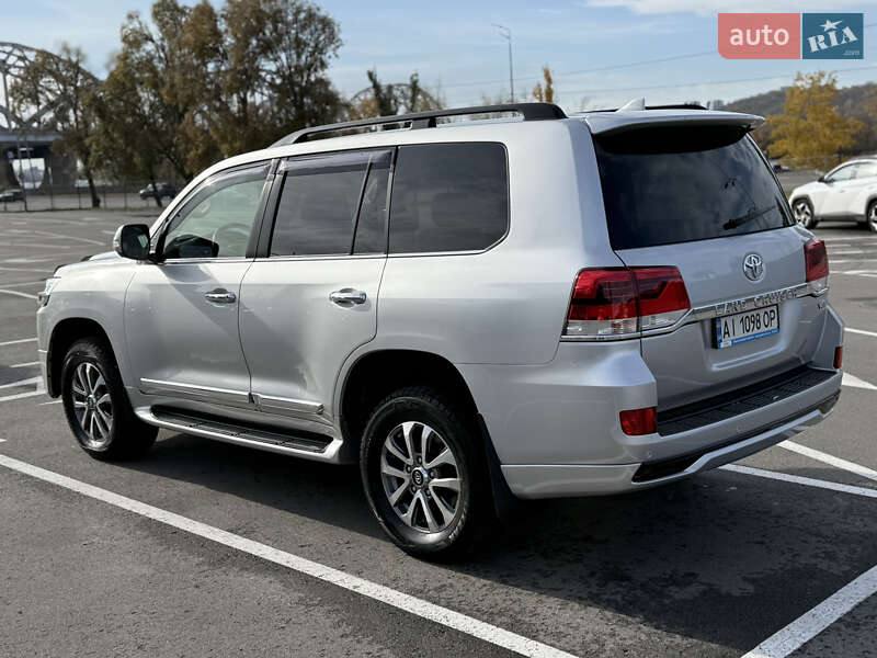 Внедорожник / Кроссовер Toyota Land Cruiser 2017 в Киеве фото 5 Внедорожник / Кроссовер Toyota Land Cruiser 2017 в Киеве