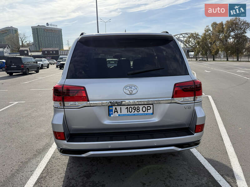 Внедорожник / Кроссовер Toyota Land Cruiser 2017 в Киеве фото 8 Внедорожник / Кроссовер Toyota Land Cruiser 2017 в Киеве