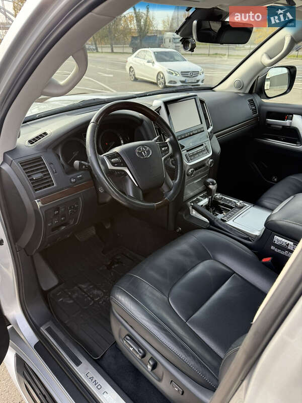 Внедорожник / Кроссовер Toyota Land Cruiser 2017 в Киеве фото 17 Внедорожник / Кроссовер Toyota Land Cruiser 2017 в Киеве