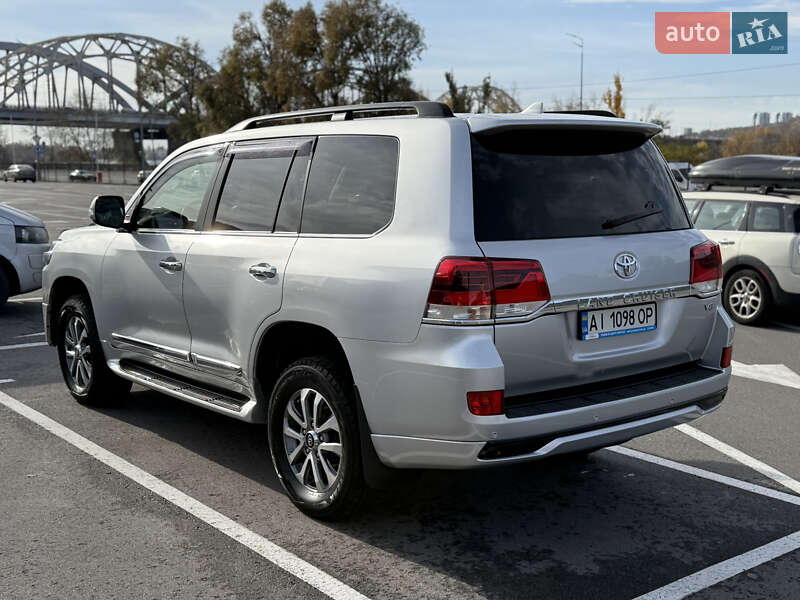 Внедорожник / Кроссовер Toyota Land Cruiser 2017 в Киеве фото 23 Внедорожник / Кроссовер Toyota Land Cruiser 2017 в Киеве