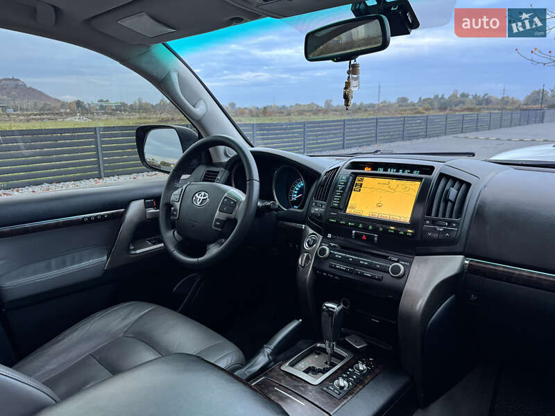 Внедорожник / Кроссовер Toyota Land Cruiser 2010 в Мукачево