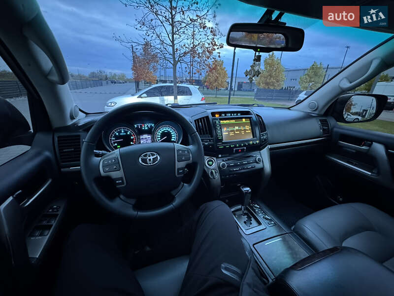 Внедорожник / Кроссовер Toyota Land Cruiser 2010 в Мукачево