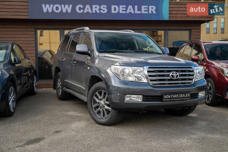 Toyota Land Cruiser 2011