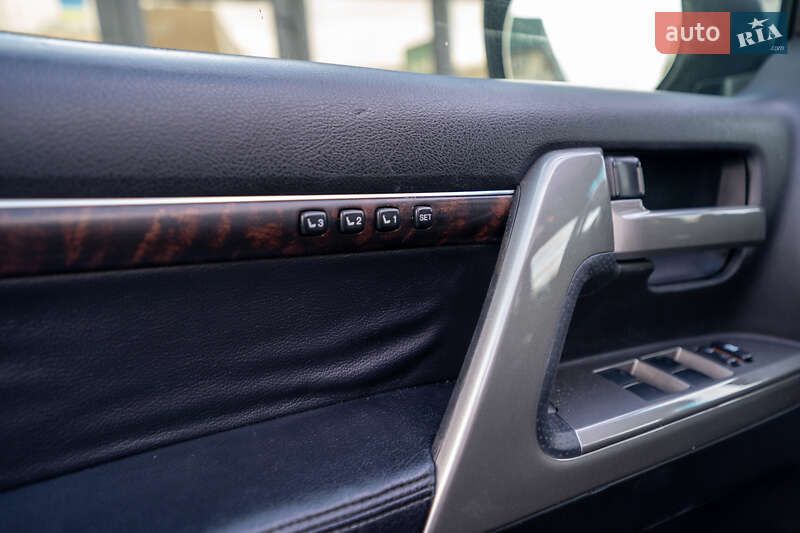 Внедорожник / Кроссовер Toyota Land Cruiser 2011 в Киеве