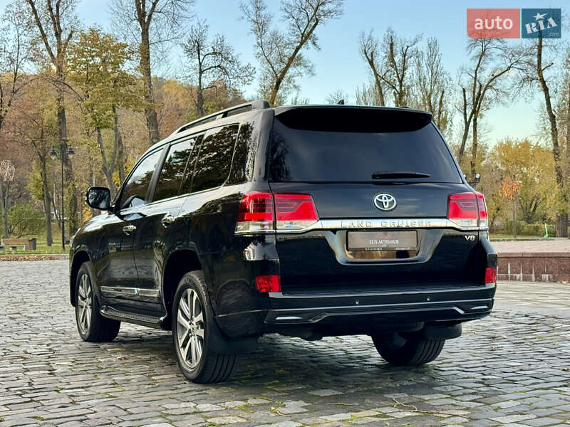 Внедорожник / Кроссовер Toyota Land Cruiser 2018 в Киеве