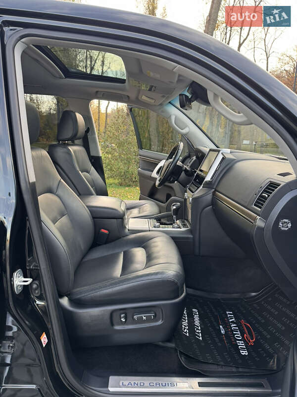 Внедорожник / Кроссовер Toyota Land Cruiser 2018 в Киеве