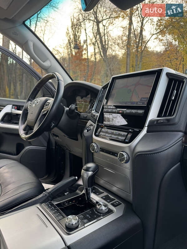 Внедорожник / Кроссовер Toyota Land Cruiser 2018 в Киеве