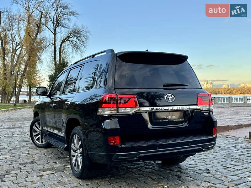 Внедорожник / Кроссовер Toyota Land Cruiser 2018 в Киеве