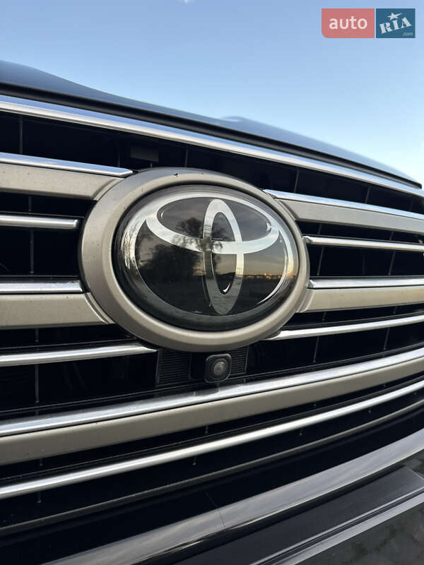 Внедорожник / Кроссовер Toyota Land Cruiser 2018 в Киеве