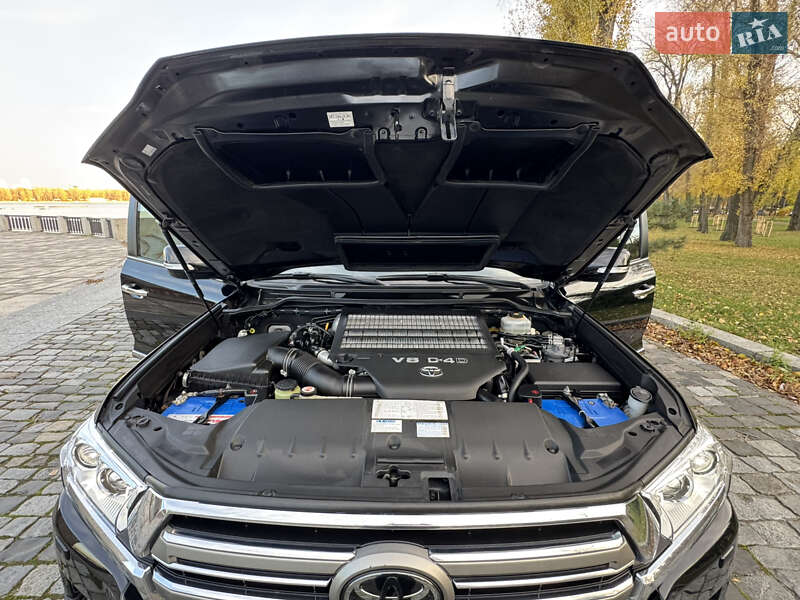 Внедорожник / Кроссовер Toyota Land Cruiser 2018 в Киеве