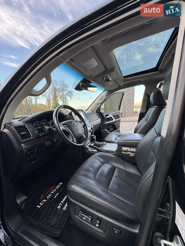 Внедорожник / Кроссовер Toyota Land Cruiser 2018 в Киеве