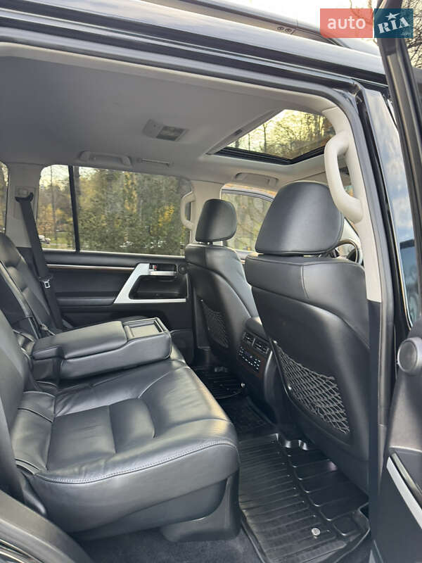 Внедорожник / Кроссовер Toyota Land Cruiser 2018 в Киеве